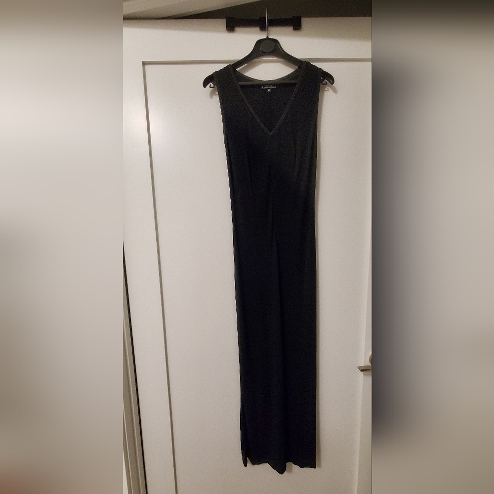 Elegant Black Sleeveless Dress